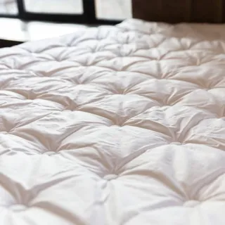 GRASS TOPPER SILK 180x200 Наматрасник шелковый всесезонный G-8180